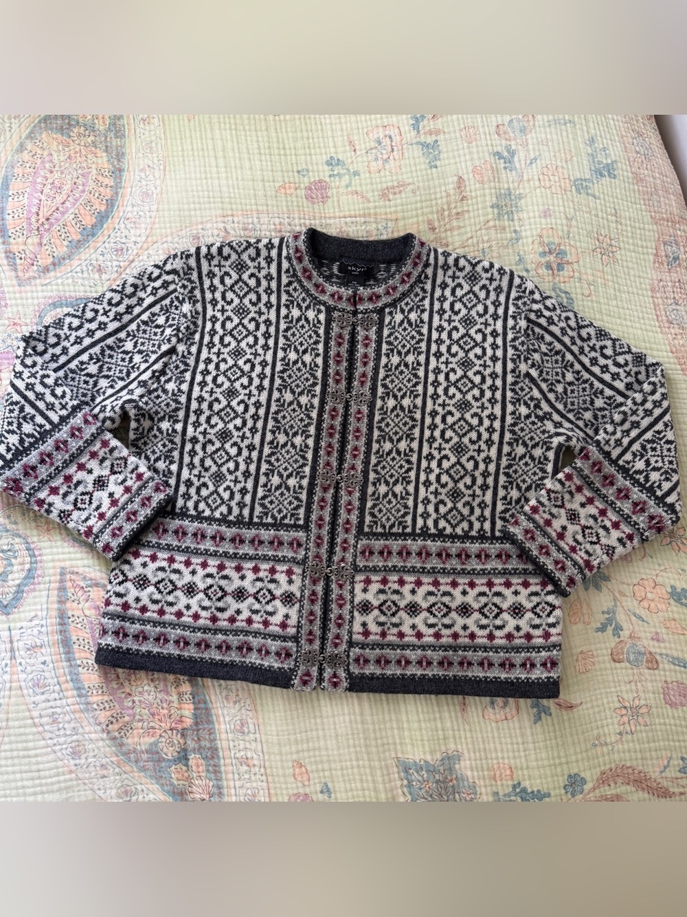 Vintage Skyr 100% Wool Nordic Fair Isle Cardigan Silver Frog Clasp M